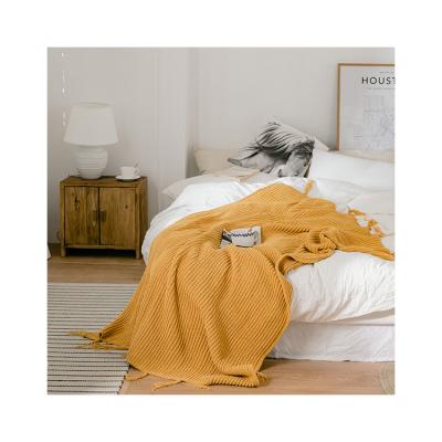 China Custom Anti-Static Best Seller Knits Solid Color Good Fluffy Throw Spike Blanket for sale