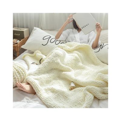 China High Quality Comfortable Home Thick Yarn Anti-Static Throw Textile Handmade Blanket for sale