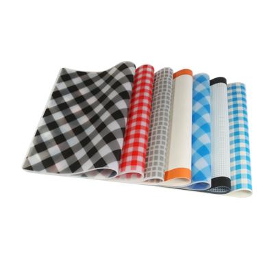 China BPA Free Viable Non-Toxic Custom High Quality Square Silicon Lattice Striped Table Mat for sale