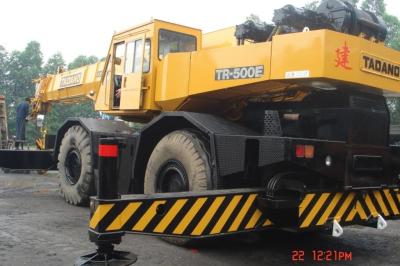 Cina Le gru del camion di seconda mano del terreno ruvido, camion hanno montato la gru TADANO IL TR 500E in vendita