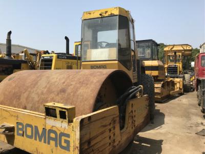 Cina Rullo compressore automatico della seconda mano dell'ingranaggio, compattatore pneumatico del rullo di Bomag Bw217d in vendita