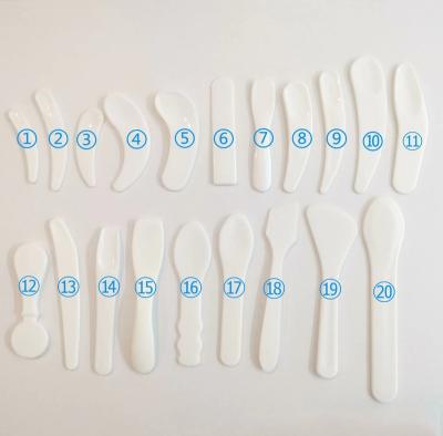 China Wholesale Daily Different Size Private Label Shape Spatula PP Plastic Cosmetic Facial Makeup Spoon for sale