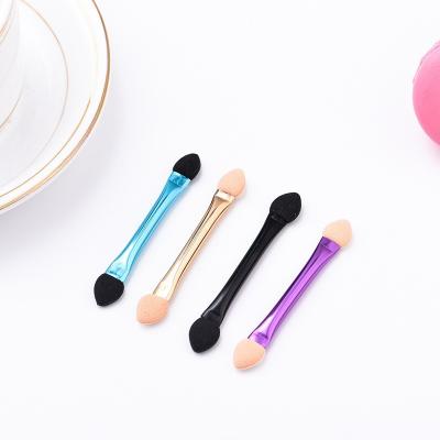 China Daily Disposable High Quality Eyeshadow Sponge Magic Wand Applicator Dual Ended Professional Makeup Eyeshadow Brush for sale