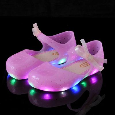 China Baby Jelly Light Shoes Led Girls Sandals 2021 Wholesale Children's Sandals Light Bow Anti-slippery for sale