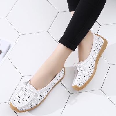 China 2021 Comfortable Soft Bottom Women's Flat Shoes Anti-slippery Shoes Wholesale Nurse Shoes Females White for sale