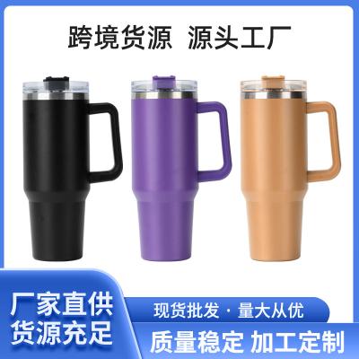 Cina BPA Free Custom Logo Steel Vacuum Bottle Leak Proof Eco Friendly Colored Drink Bottle in vendita