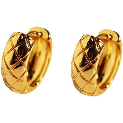 China TRENDY metal diamond wave CEL earring buckle retro light luxury fashion high sense for sale