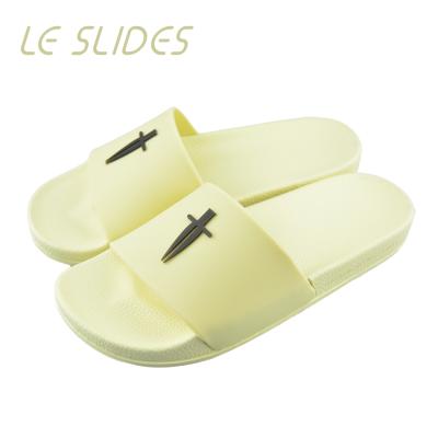 China Fashion Trend LE SLIDES Wholesale Custom Logo Slides PVC Multi Color Women's Slipper For Outdoor for sale