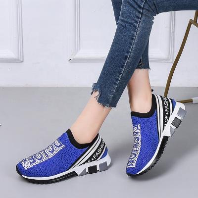 China Fashion Trend Factory Wholesale Sports Running Shoes Fashion Sepatu Casual Flat Sneaker For Women And Men for sale