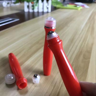 China Rolle der Form PETG des Einheitswinkels 15ml auf der Flasche leer mit Metallball-Augengel-Plastikrollenflasche zu verkaufen