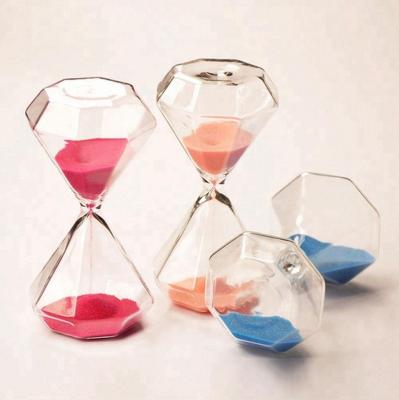 China Simple Hot Sale 5/15/30 Minutes Timer Sand Cheap Glass Diamond Hourglass For Holiday Birthday Promotion Creative Gift for sale