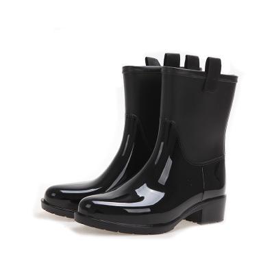 China Waterproof Decorative Durable Classic Black Bottom For Women Shoes Wholesale Hot Selling 100% PVC Material 100% PVC Short Waterproof Rain Boots for sale