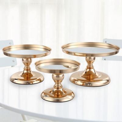 China Viable European metal mirror cake tray wrought iron cake stand fruit tray dessert table decoration ornaments for sale