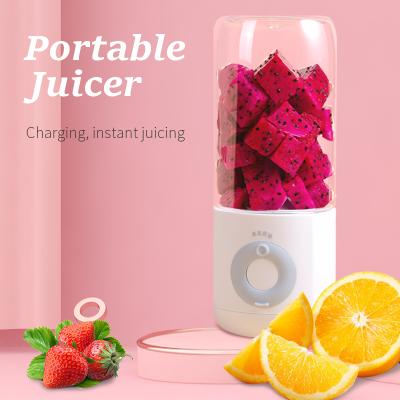 China Portable Small Electric Fruit Juicer Dormitory Student Mini Juicer Car Juicing Cup for sale