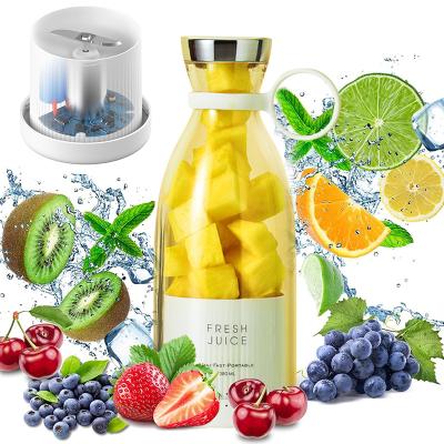 China Portable Electric Milkshake Juice Maker Machine Multifunctional Food Extractors Usb Mini Fruit Mixers Juicers Car Juicer Mixer Fruit for sale