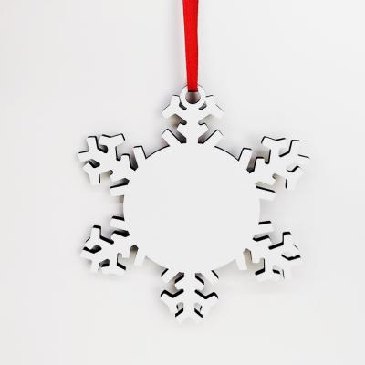 China Double Sides Printing RubySub Christmas Decoration Supplies Blank MDF Snowflake Wooden Sublimation Christmas Ornaments for sale