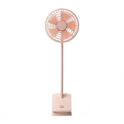 China Hotel Usb Clip Fan 2000mAh Rechargeable Multifunctional Mini Portable Fan For Car Office Home for sale