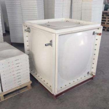 Chine Réservoir d'eau FRP GRP 1 mètre cube Hauteur minimale 0,5 m Support technique vidéo après service à vendre