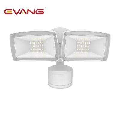 China Adjustable Wholesale Energy Saving Motion Sensor Security Light Super Bright Light for sale