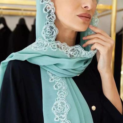 China Nice Good Quality Bubble Chiffon Lace Edge Simple White Muslim Hijab Malaysia Long Lace Hijabs Charm Shawl for sale