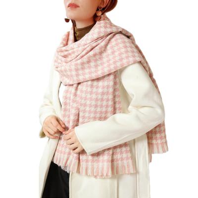 China Wholesale Winter Classic Scarf Polyester Women Warm Soft Thickened Cashmere Plaid Pattern Fringed Shawl for sale