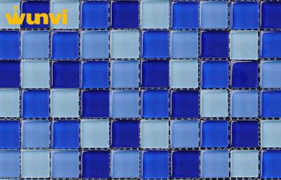 Chine Tuiles de mosaïque bleu-foncé et bleu-clair de piscine, tuile en verre de mur de mosaïque à vendre