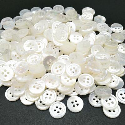 China Dry cleaning 18L 11.5mm real 4 holes white pearl shell button, BROOM shell button for sale