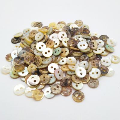 China 12L Viable 7.6mm Japanese Agoya Shell Button, Natural Shell Button, 2 Hole Shell Button for sale