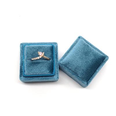 China Factory Wholesale Luxury Ring Earring Jewelry Box Velvet Elegance Jewelry Gift Box Eco-friendly Box Packaging Custom Logo Aus einem haufen to neuter for sale