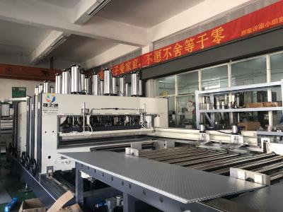 China Máquina completamente automática de la fabricación del cajón plástico para el panel del panal de 6mm-12m m en venta