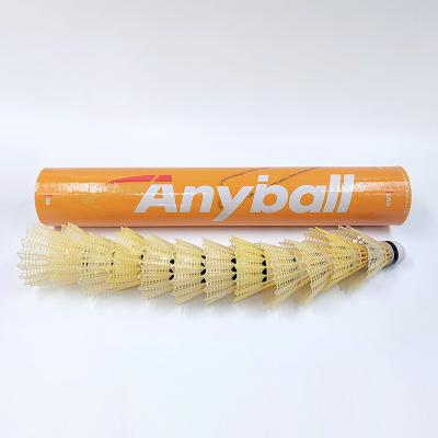 China Volante de EVA Fiber Cork Badminton Plastic color blanco amarillo de 12 paquetes en venta