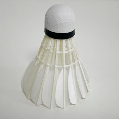 China Goose Feather Badminton Shuttlecock Natural White Sandwich Cork Traditional Shuttlecock zu verkaufen