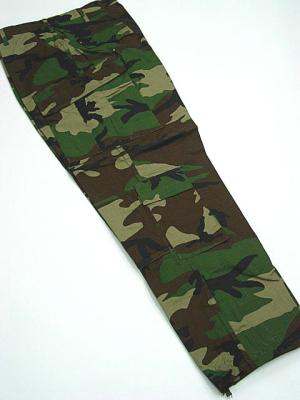 China Militär-Camo Uniformen Waldland- Camo, das Militärkleid der Männer zu verkaufen