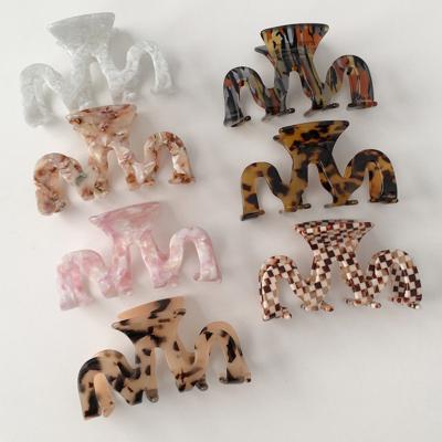 China Use 2022 New M Shape Hair Claws Clips For Woman Girls Leopard Acetate Barrettes Hairpins Crabs Women's Hair Accessories Headwear for sale