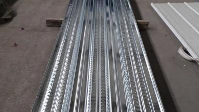 China La perforación galvanizada acanaló la hoja de acero, los paneles galvanizados laminados en caliente del tejado en venta