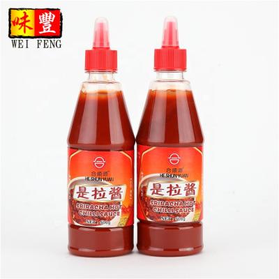 China Factory in China OEM Chinese Brands Hot Red Chili Peppers Stick PE Plastic Bottle Sriracha Chili Sauce Squeeze Sauce 500g for sale