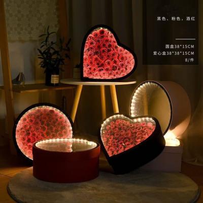 China Large Recyclable Round And Heart Flower Light Box With Light And Battery for sale