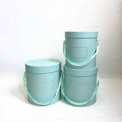 China Recyclable Single Color 3 Pcs Set Flower Box With Silk Handle With Stock for sale