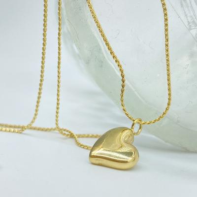 China Wholesale Trendy Fashion Women Jewelry 18K Heart Necklace Stainless Steel Chain Stainless Steel Pendant Necklace for sale