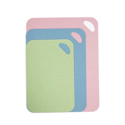 China Wholesale Viable Wheat Straw Non-Slip Plastic Cutting Board Chopping Set of 3 in Different Color for Kitchen Use for sale