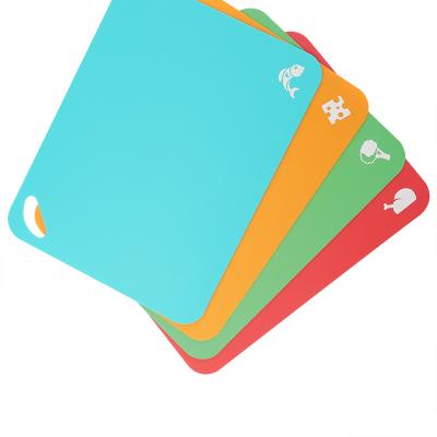 China Wholesale Hot Sale Viable Different Color Kitchen Flexible Plastic Cutting Board for sale