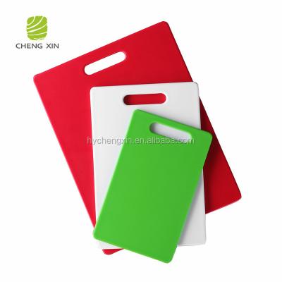 China Sustainable Accessories Cheese Equipment Kitchen Plastic Cutting Board for sale