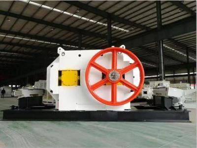 China Mijnbouw Double Roller Clay Bricks Crusher Machine met Rock Stone Crusher High Efficiency Te koop