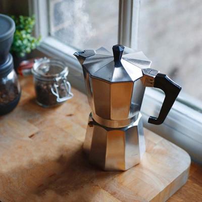 China WITH LID Coffee House Multiple Used Capacity Moka Pot Italian Turkish Arabic Coffee Maker/Portable Aluminum Moka Pot Espresso Coffee Pot for sale