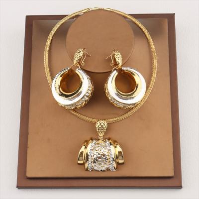 China Yueming Jewelry Fashion Good Quality African Bridal Charm Jewelry Set Pendant Necklace and Big Circle Earrings for sale