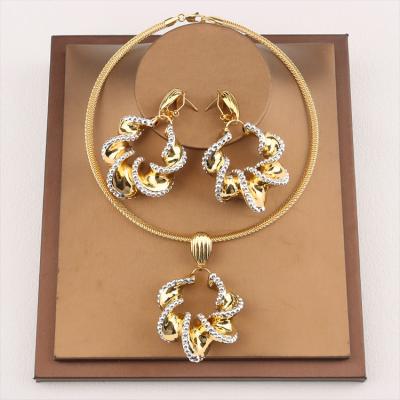 China Fashion Design Two Yueming Jewelery Set Luxury Color Top Quality Flowing Pendant Necklace And Earrings for sale