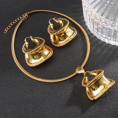 China Fashionable Jewelry Set Bijoux Femme Yueming Good Quality Modern Custom Chain Necklace Pendant Earrings for sale