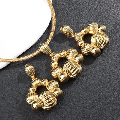 China Good Quality Yueming Jewelry Italian Gold Plated Pendant Necklace Jewelry Set 18K Charm Earrings Luxury Women for sale