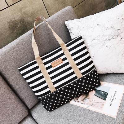 China 2021 high quality new korean style fashionable beach plaid shoulder bag contrast color star stripes canvas bag for sale