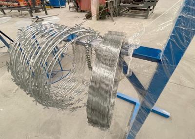 中国 Welded Galvanized Concertina Razor Barbed Wire Fencing With Loops For Protection 販売のため